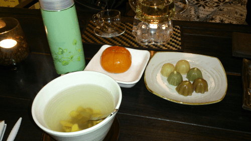 キク花茶と凍り柿