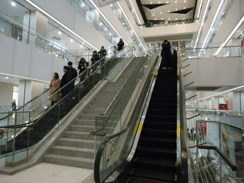 右側がロッテマート