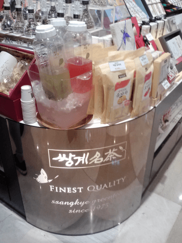 お茶売場のこの一角です