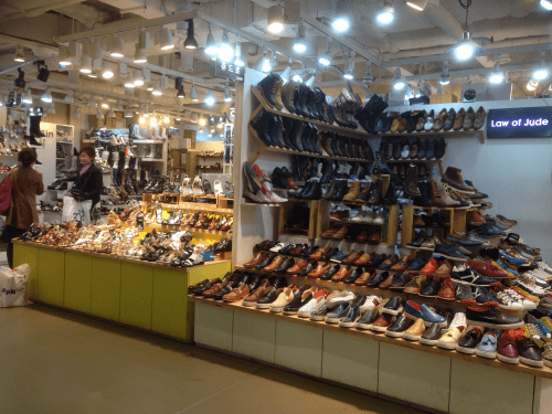 安くて可愛い靴がいっぱいありました。