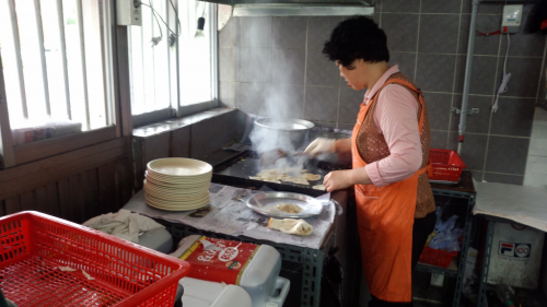 威勢のいいおばさん