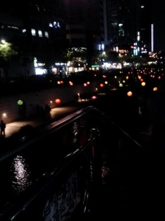 例年より非常に暗い印象