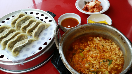 カルビマンドゥとラミョン