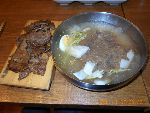 水冷麺と炭火焼肉（2人分）