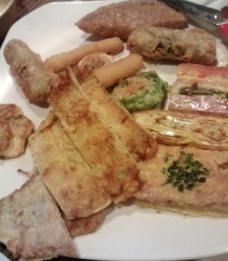 大きい肉ジョンはハサミで切ります