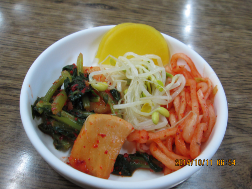 おかず(たくあん)とキムチは、少なめに調達が原則?!