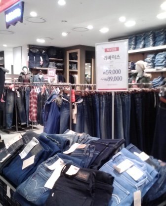 特に安くないから?