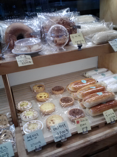 タルトも良い感じですが