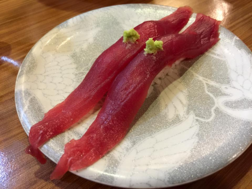 背中…だったかな。皿からはみ出すほど大きい!