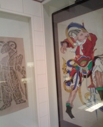 展示室では、作品よりも