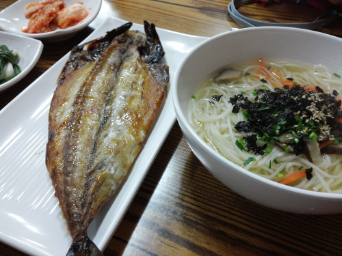 刺身じゃなくて、焼き魚を食べたんですけどね・・・。