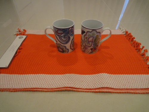 ランチョンマットとマグカップ