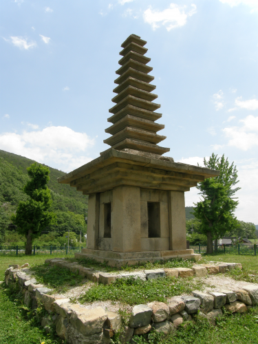 浄恵寺址 十三層石塔｜(慶州)の観光スポット｜韓国旅行「コネスト」