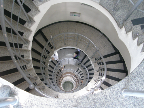 灯台のらせん階段です。登るのに疲れました。