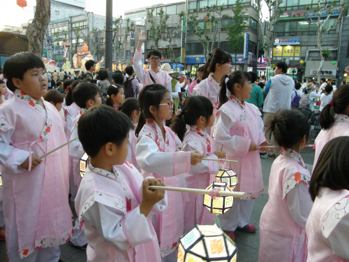 いよいよ、暮れてきてらんたんが目立ちだしました