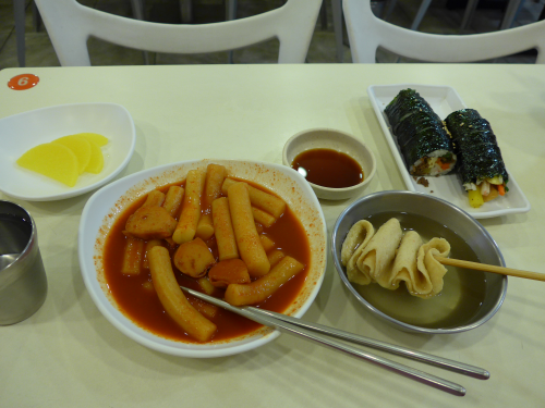 炭水化物が一杯…ですが、飽きのこないあっさり味で、食が進みます。