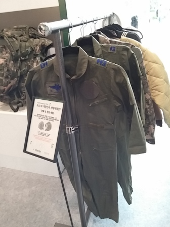 試着用軍服などあり