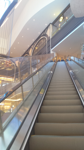 超長いエスカレーター