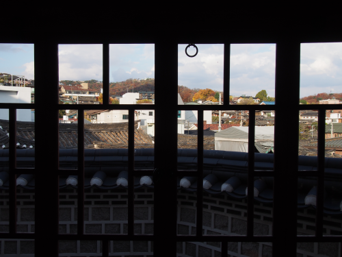 同。北村の韓屋街がよく見える。