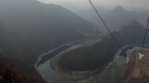 最初は左右に振られますが、スピードが出るとともに安定してきます。眼下に広がる絶景は素晴らしいの一言。