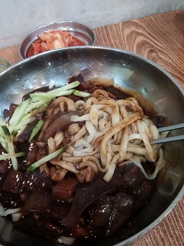 中太手打ち麺です