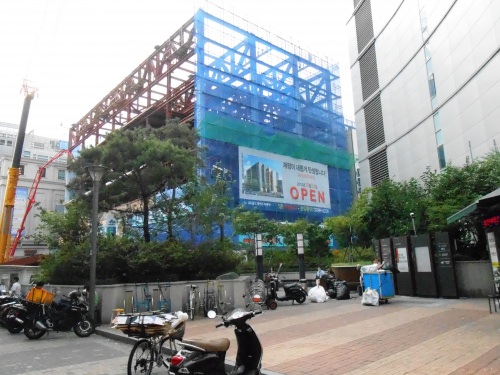 2014年9月1日撮影　鉄骨を組んでる最中