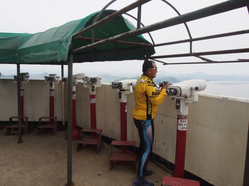 双眼鏡は１回500ウォン。このおじさん、群山から来て京畿道を中心に旅行していると言っていた。