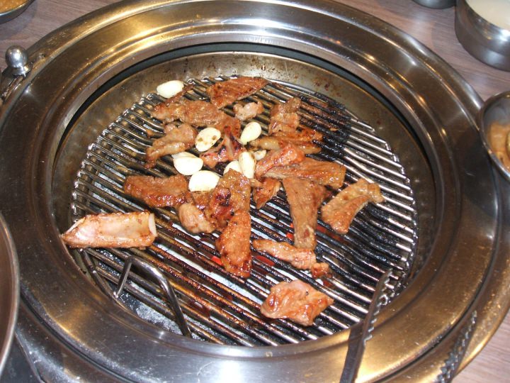 ハサミで食べやすくチョッキン