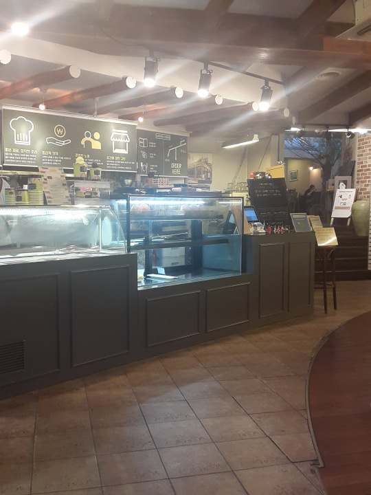 注文はカウンターにて