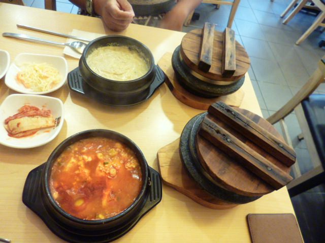 スンドゥプと石釜ごはん（雑穀米）