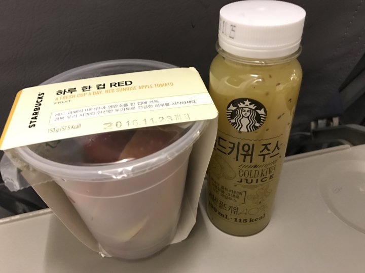 STARBUCKS COFFEE 仁川空港中央店｜仁川国際空港(仁川)のグルメ・レストラン｜韓国旅行「コネスト」