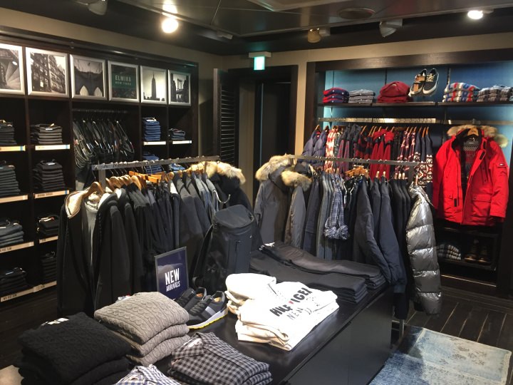 ヒルフィガーデニムフロア