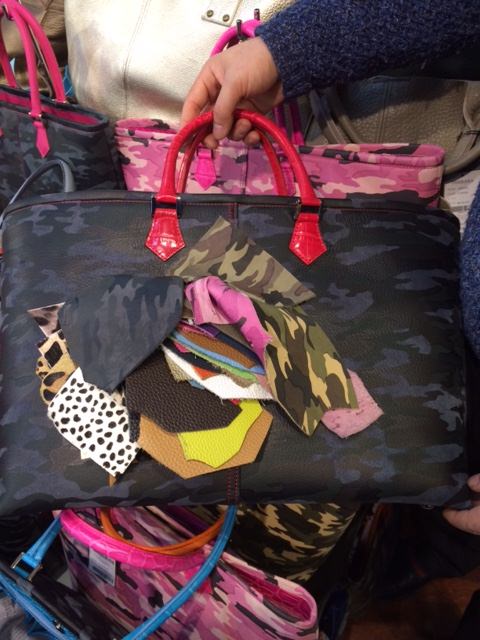 これも人気があるバック（大）とのこと！カラーはこんなに豊富です