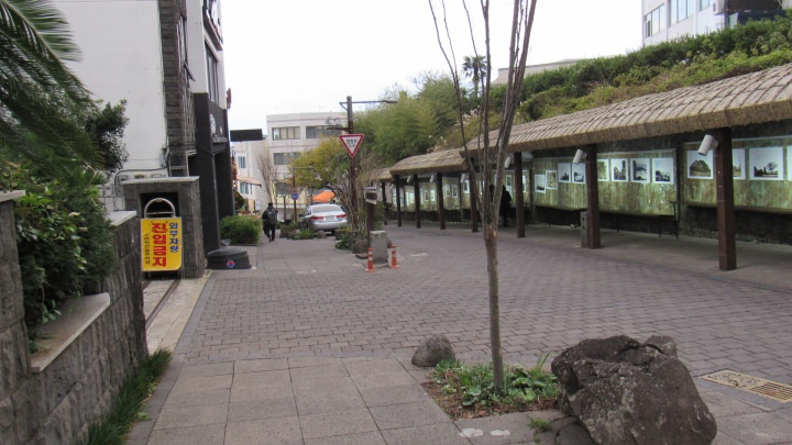 こちらは、「イ・ジュンソプ通り」ですが、ちょっと洒落た雑貨や手工芸品を扱うお店が多く、市場に行くついでに立ち寄るのも面白そうです。