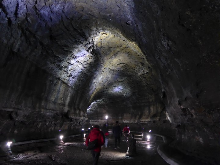 これが天然のトンネルだと考えると、自然の奥深さを感じます。