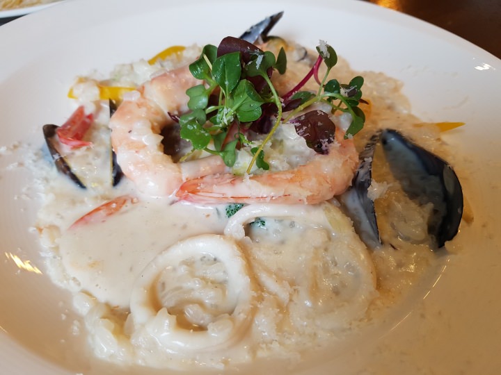 追加注文したシーフードリゾット