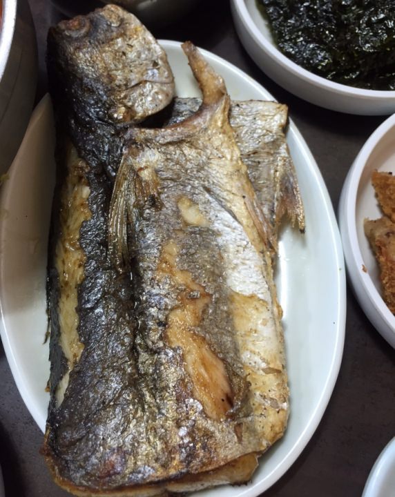 鰆焼き。注文したら店主のおじさまサムアップしてた。これもおすすめっぽい。