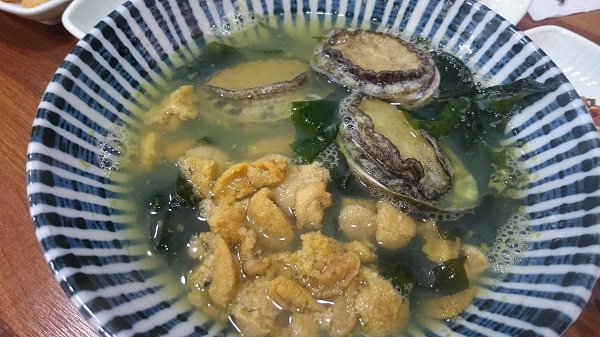 あわびとうにのスープ。