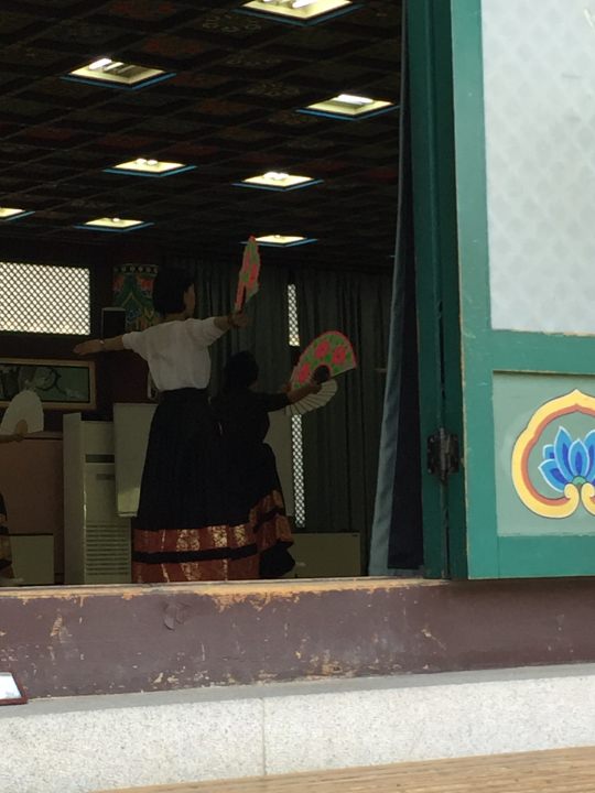 舞踊団のお稽古