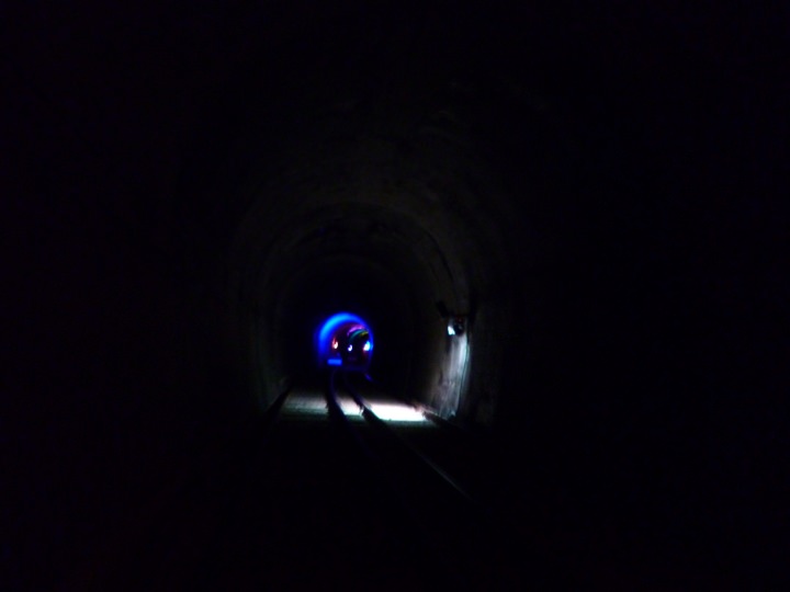 韓国の方はトンネル内の仕掛けが好きですね(笑)