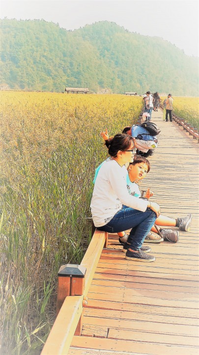 韓国人の親子は仲良しですね。