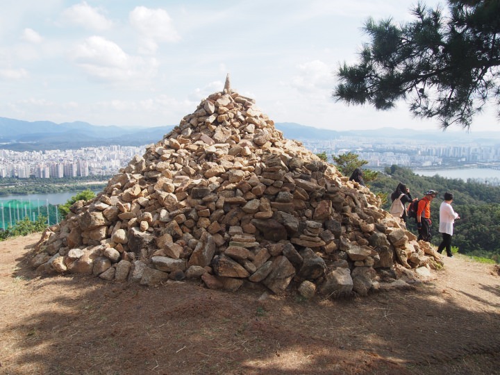 同。堡塁の上はこうなっている。