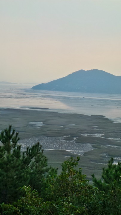 霞で夕暮れが早まったかも知れません。