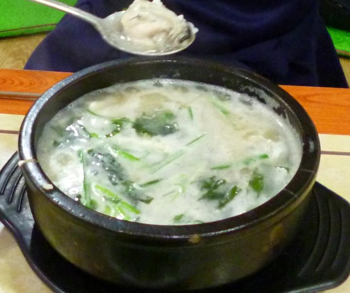 クルクッパプ、優しい味ですので、辛いものが苦手な方にも安心です。