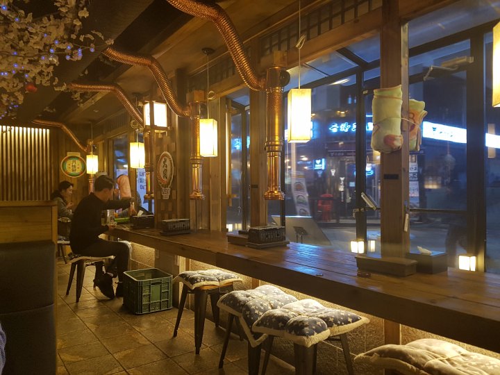 入店直後は空席でしたが