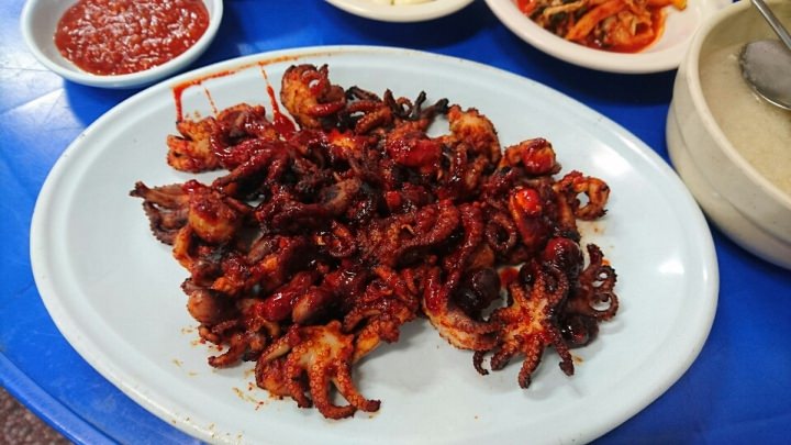 炭火焼ならではの香ばしいチュクミクイ