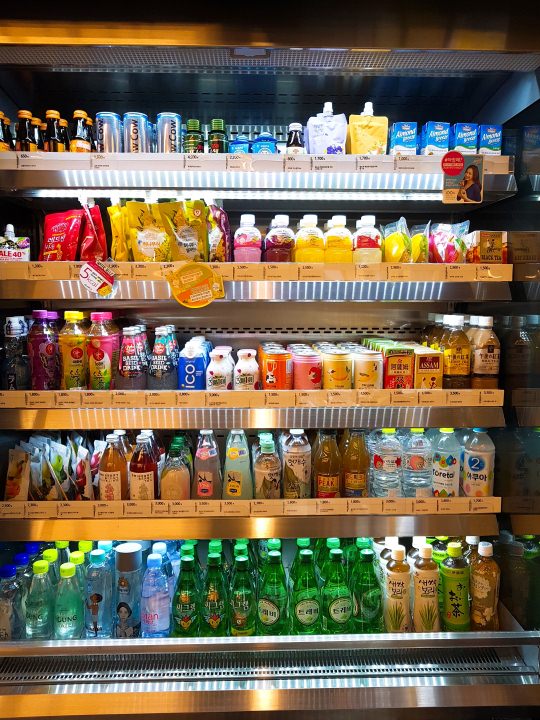 店内４：台湾や日本のいろはすまで！！