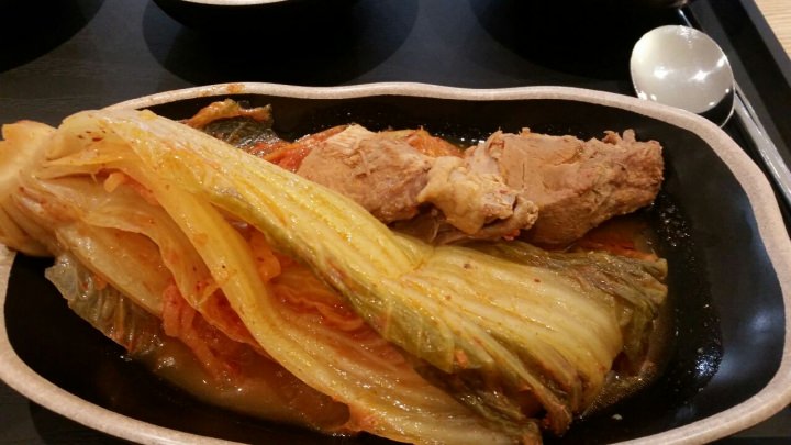 召し上がる前にハサミで切ってください