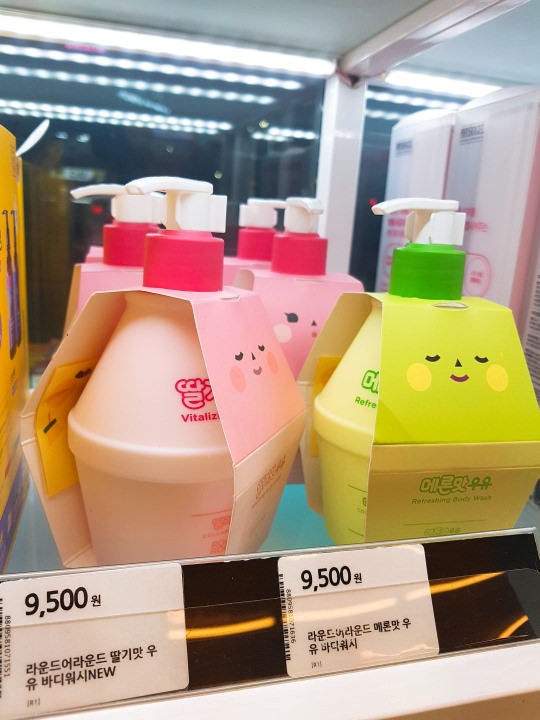 店内２：バナナウユとタルギウユのボディーソープ