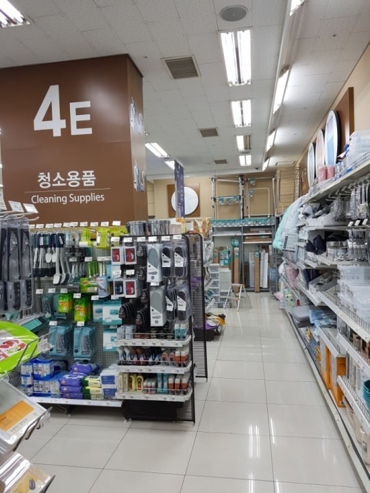 日用品もそろってます。イーマートのPB商品はかなりおすすめ